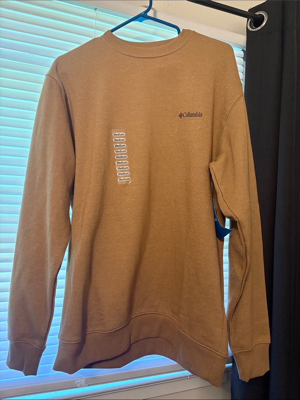 Columbia Tan Crewneck is Sweatshirt : NEVER WORN, TAG STILL ON